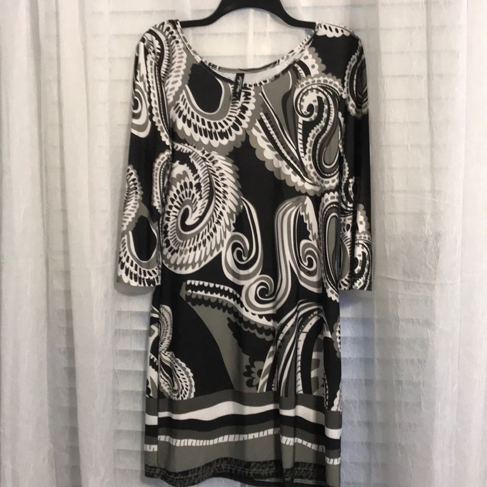 White Mark sheath dress